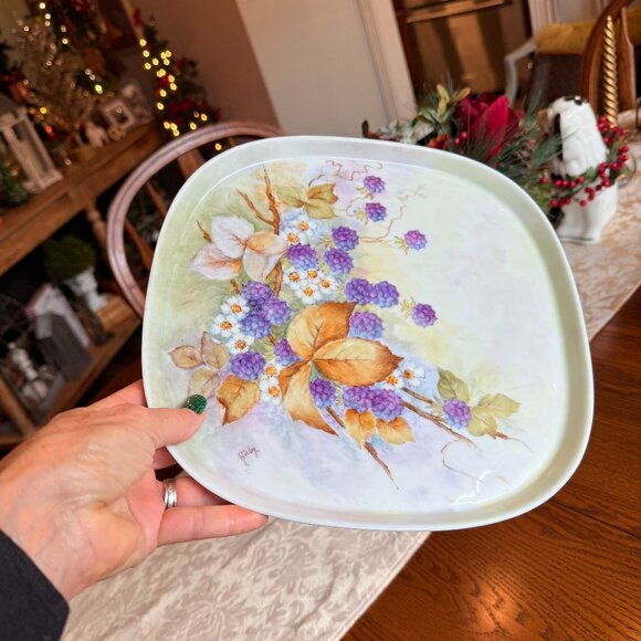 Huge collection of Vintage jewelry with Vanity/Dresser Tray - Picture 5 of 17